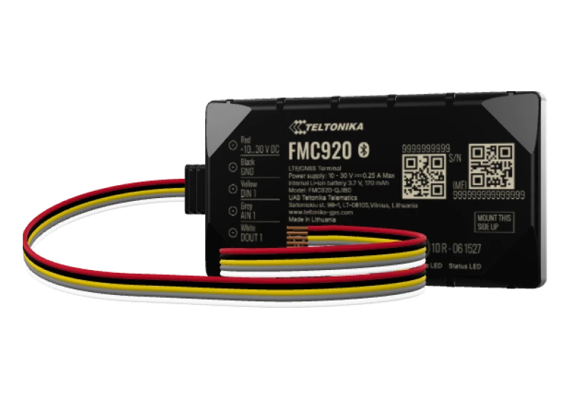 Teltonika FMC920 — vista Frontal